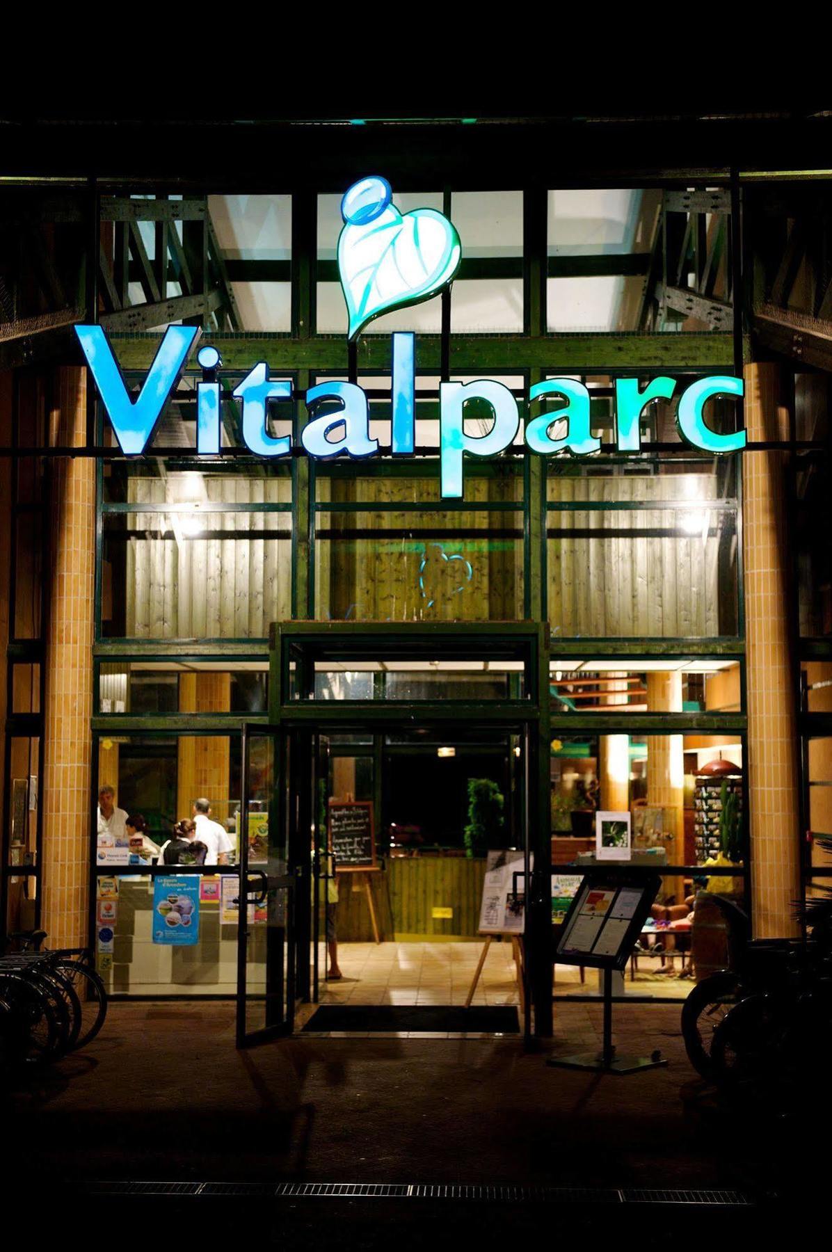 Hotel & Spa Vitalparc, The Originals Collection Лакано Экстерьер фото